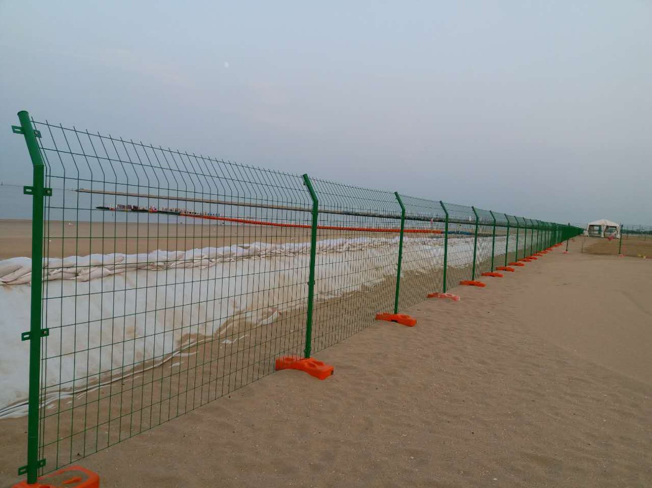 荷兰网  双边丝护栏园林场地围栏圈地果园护栏养殖围栏绿色防锈